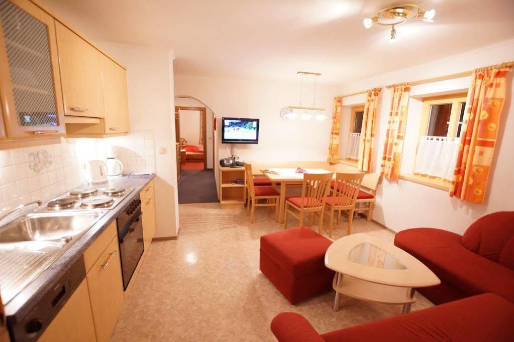 Thomanhof Chalet-Appartement Saalfelden Buitenkant foto